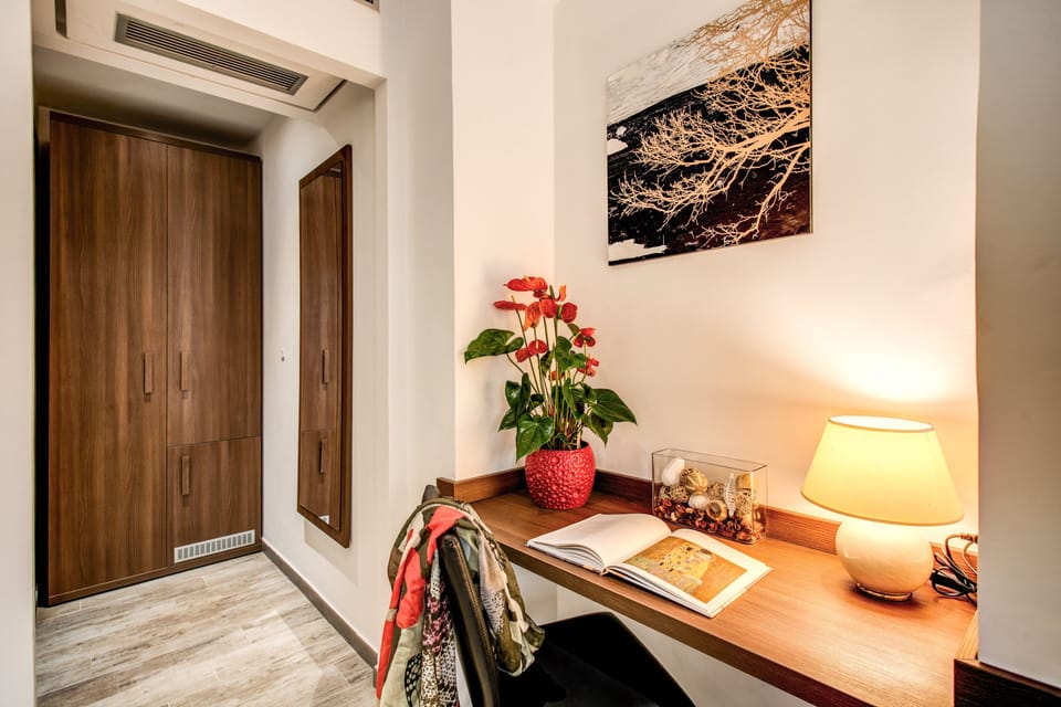 Double or Twin Room, Accessible | Premium bedding, minibar, in-room safe, desk