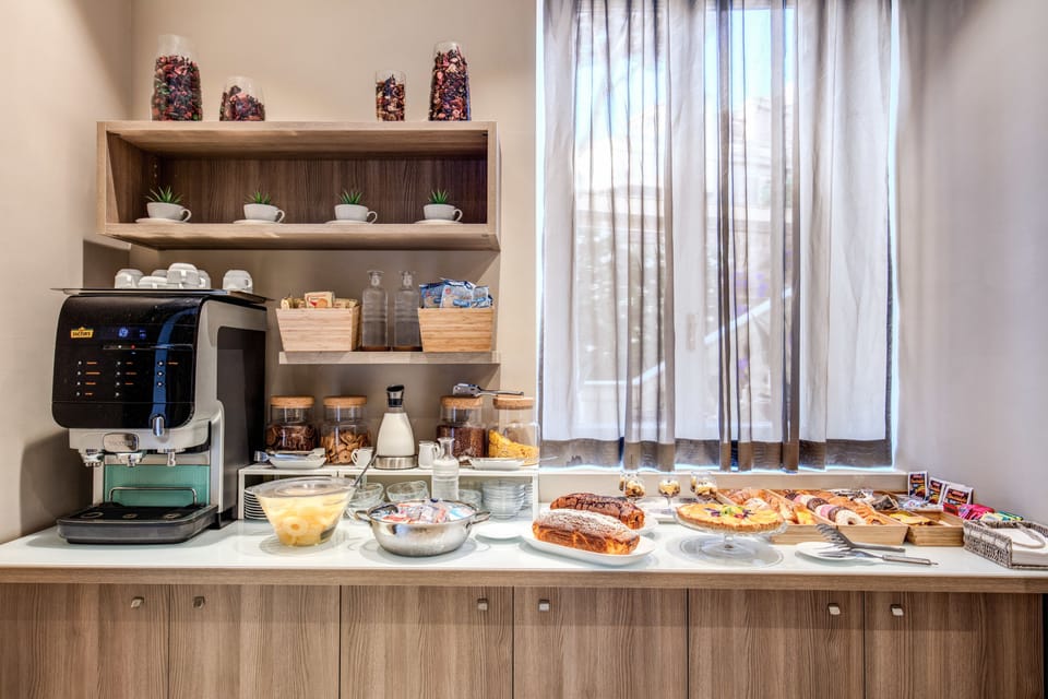 Daily buffet breakfast for a fee