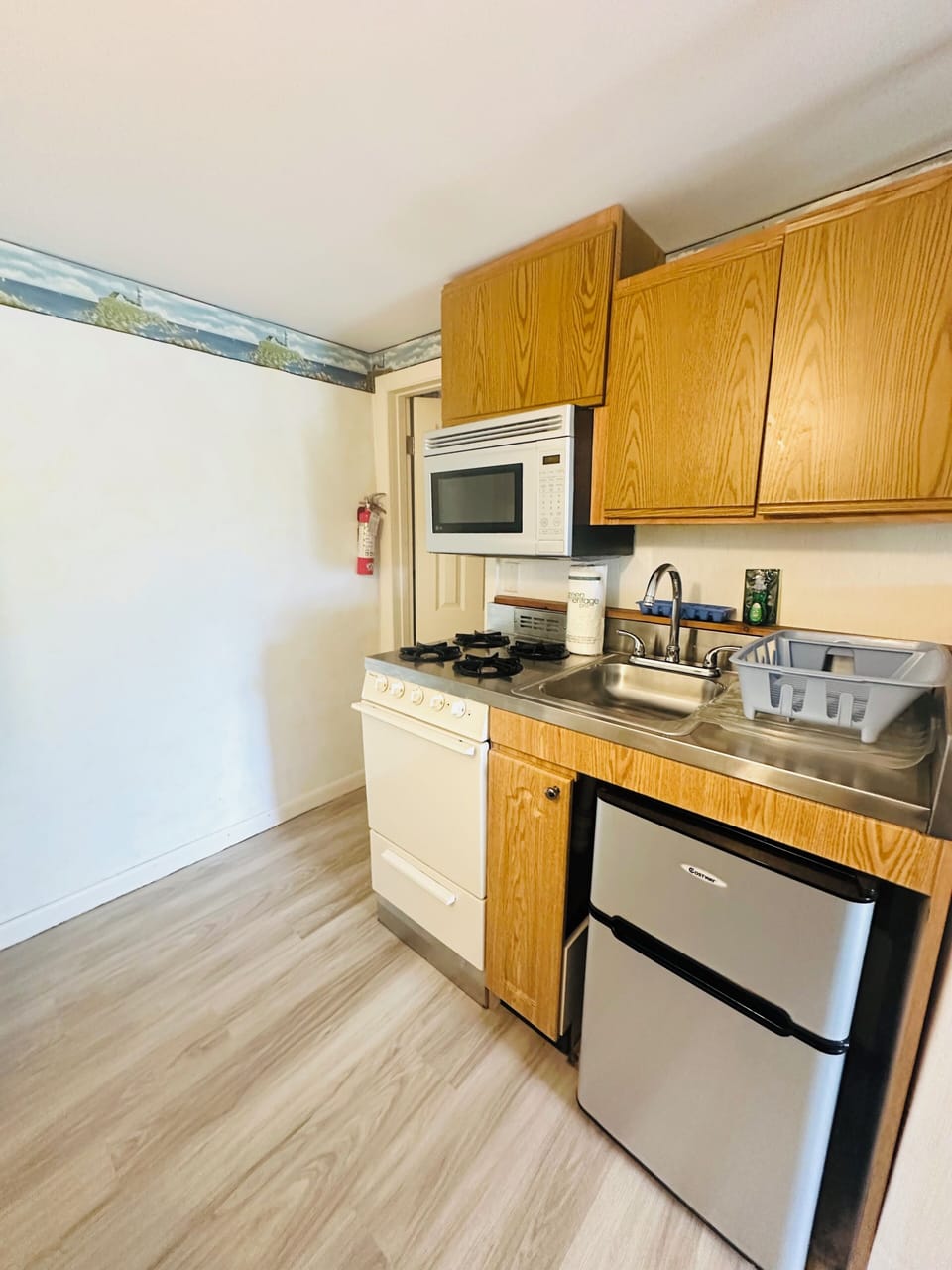 Standard Room, Kitchenette, Waterfront | Individually decorated, individually furnished, iron/ironing board