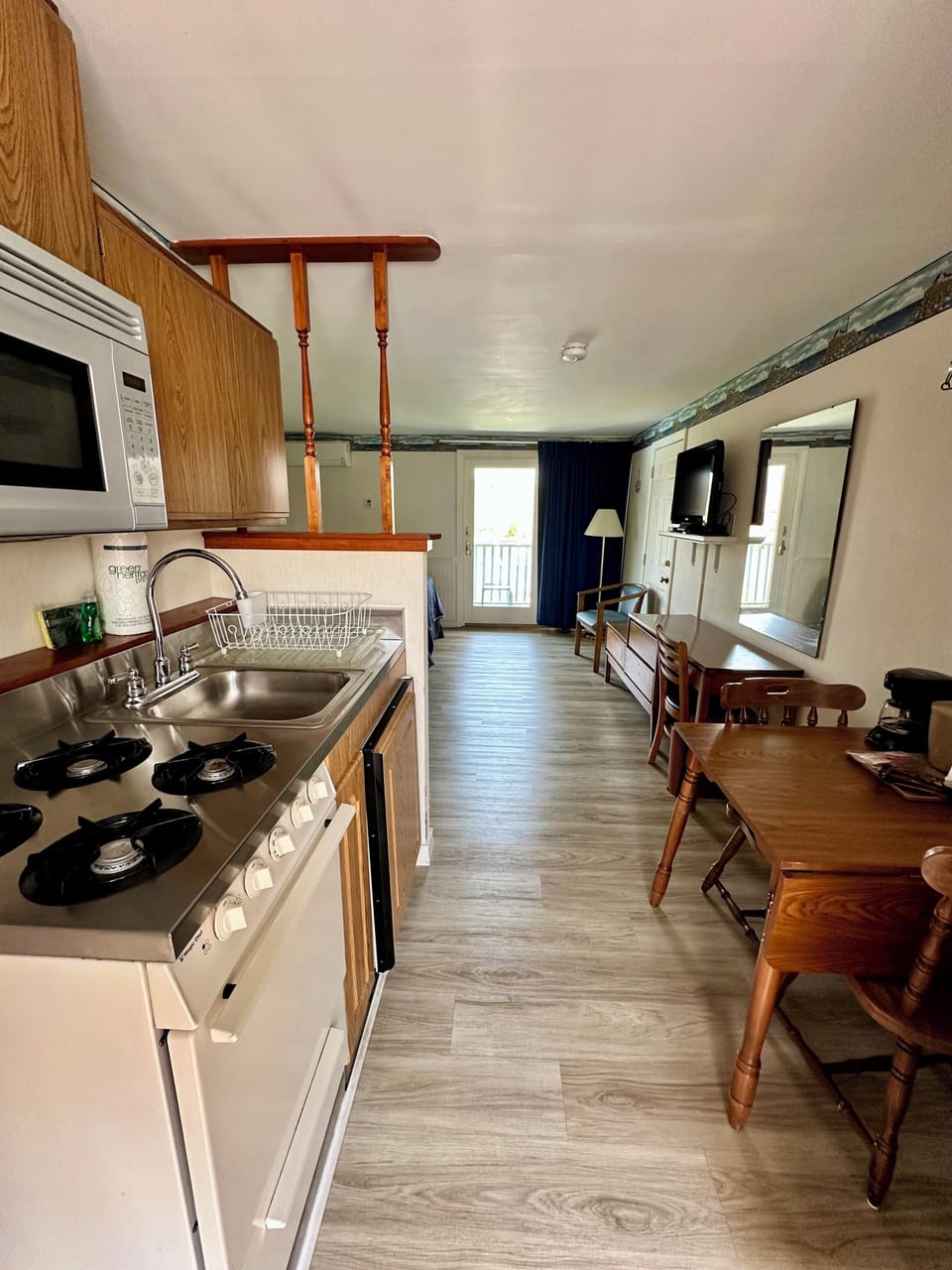 Family Room, 2 Bedrooms, Kitchenette | Private kitchen | Fridge, microwave, coffee/tea maker