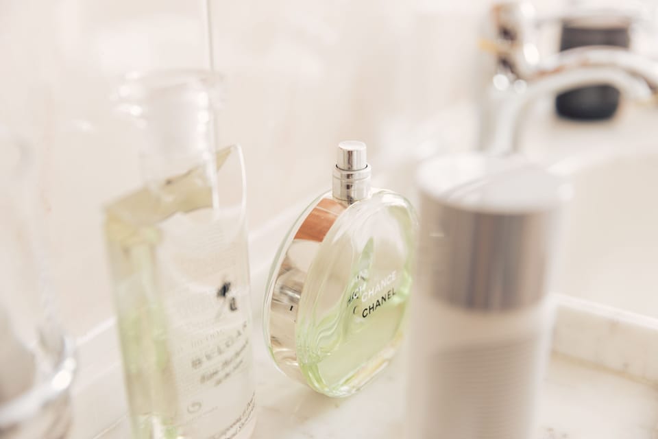 Suite (Sovereign) | Bathroom | Designer toiletries, hair dryer, bathrobes, slippers
