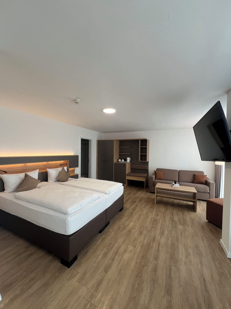 Deluxe Double or Twin Room | Premium bedding, Select Comfort beds, individually decorated