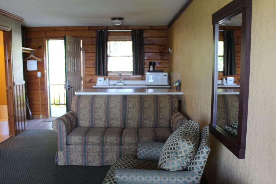 Superior Room, 2 Queen Beds, River View | Blackout drapes, iron/ironing board, free WiFi, bed sheets