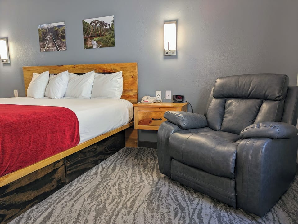 Room, 1 King Bed | In-room safe, iron/ironing board, rollaway beds, free WiFi