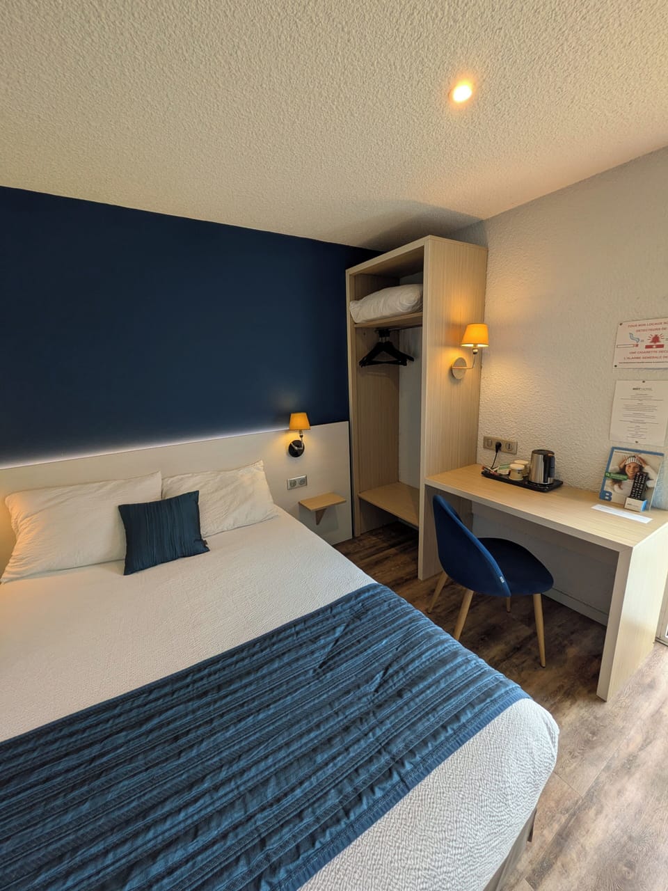 Superior Room | Desk, soundproofing, bed sheets