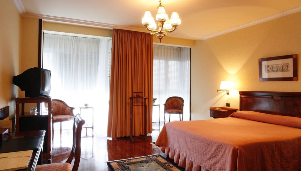 Standard Double Room, Ocean View, Sea Facing | Premium bedding, minibar, in-room safe, desk