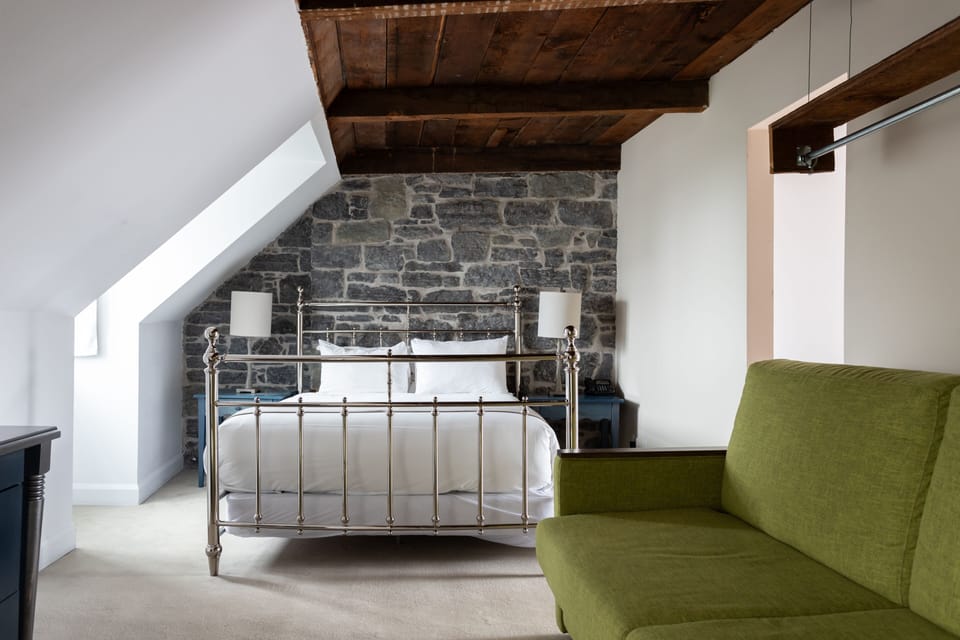 Loft | Premium bedding, pillowtop beds, individually decorated