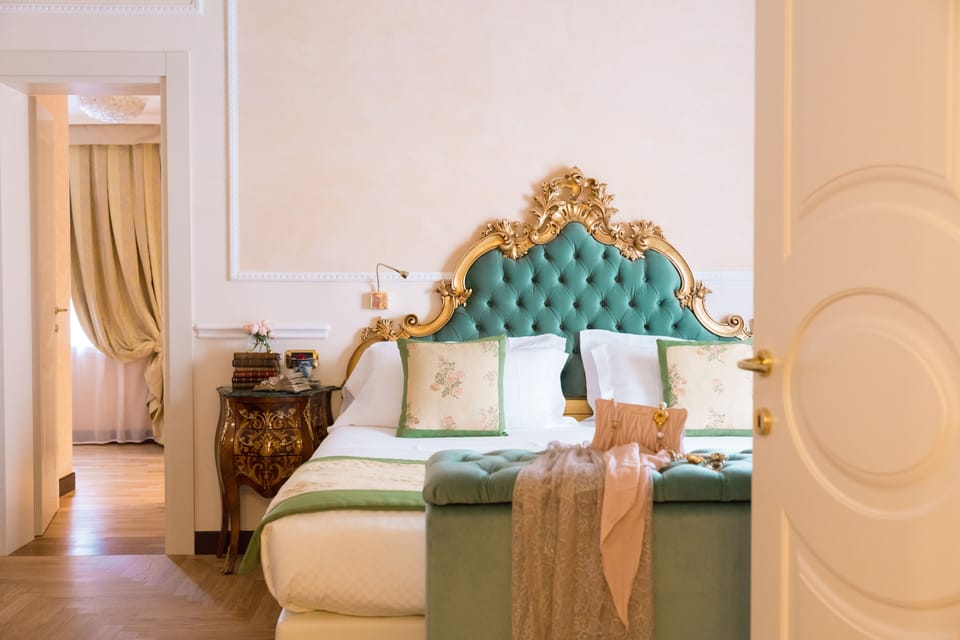 Classic Suite | Premium bedding, minibar, in-room safe, desk