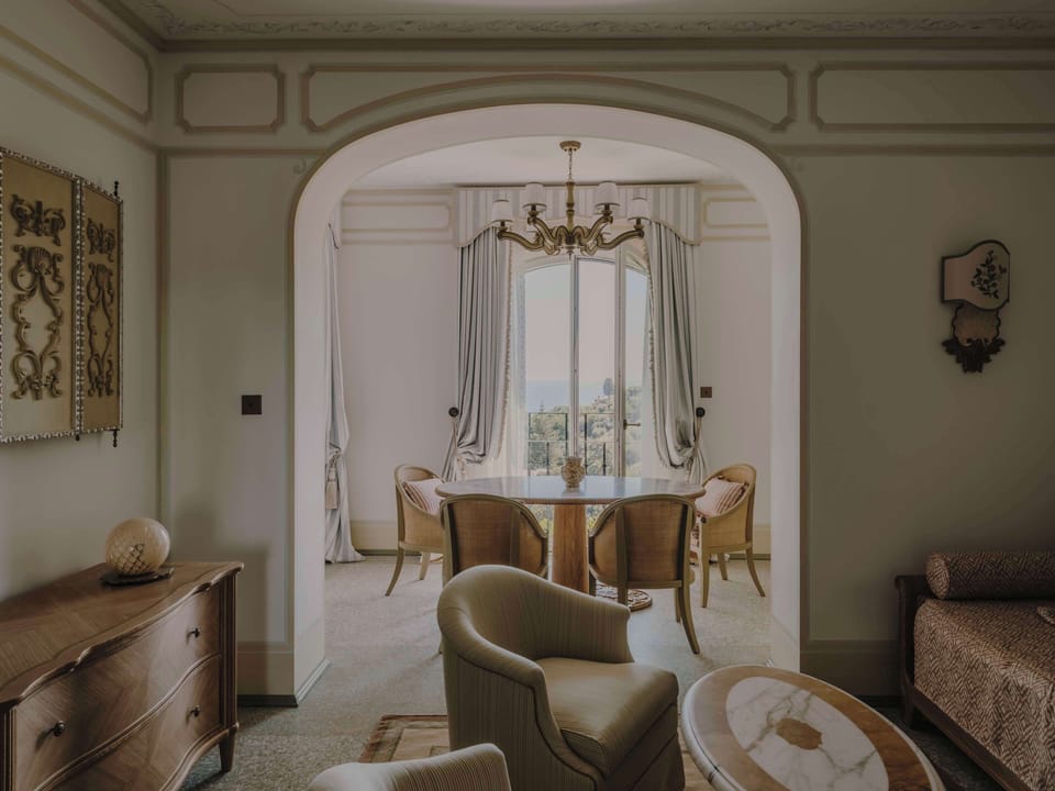 Suite (Riviera) | Hypo-allergenic bedding, down comforters, minibar, in-room safe