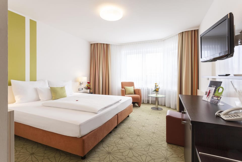 1 bedroom, premium bedding, pillowtop beds, in-room safe