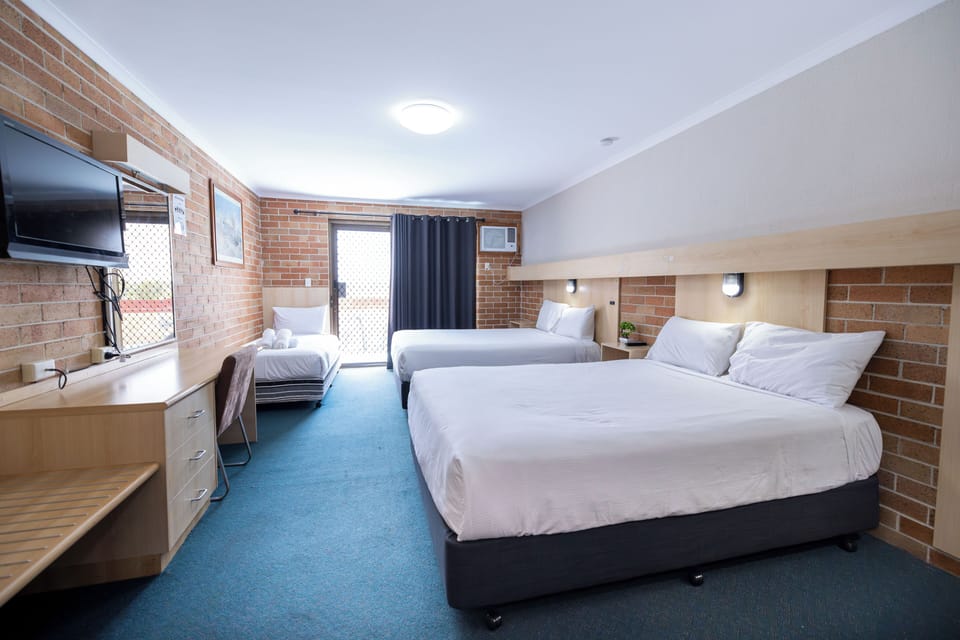 Family Room | Desk, WiFi (free), alarm clocks, bed sheets