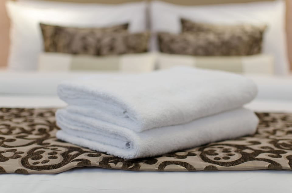 1 bedroom, Egyptian cotton sheets, Select Comfort beds, minibar