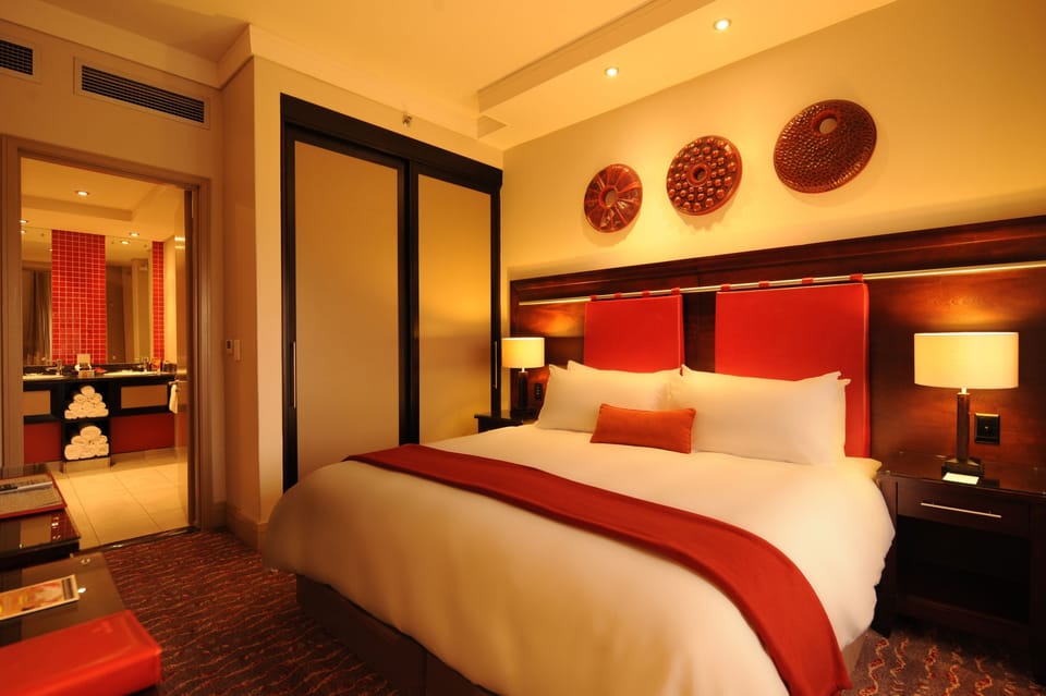 Memory foam beds, in-room safe, desk, laptop workspace