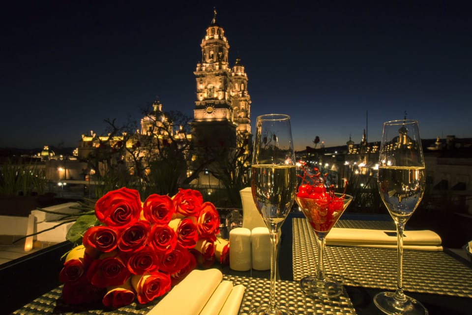 Breakfast, lunch and dinner served