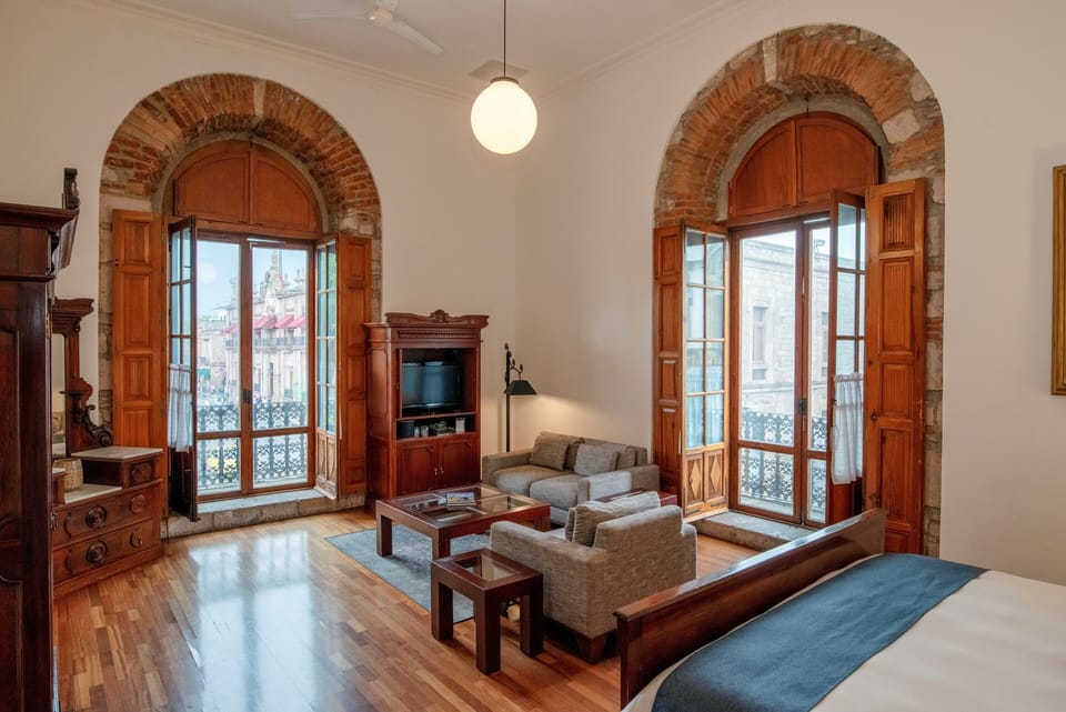 Máster Suite de la Esquina | Egyptian cotton sheets, premium bedding, Select Comfort beds