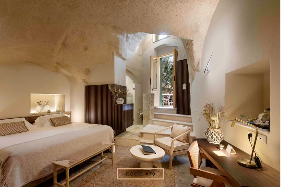 Grotta Patio | Minibar, in-room safe, soundproofing, iron/ironing board