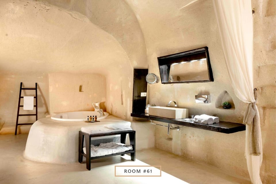 Grotta Superior Panoramica | Minibar, in-room safe, soundproofing, iron/ironing board
