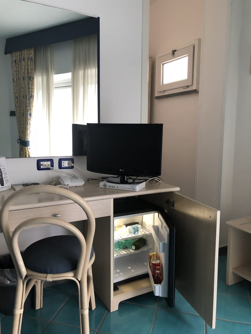 In-room safe, desk, soundproofing, WiFi (free)