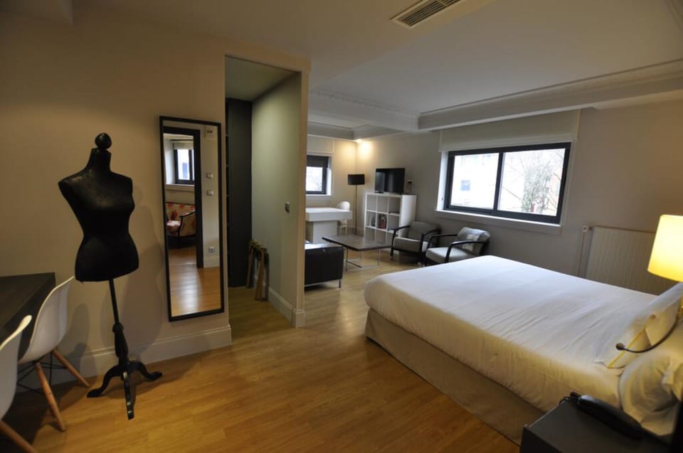 Suite Hall | Egyptian cotton sheets, premium bedding, down comforters
