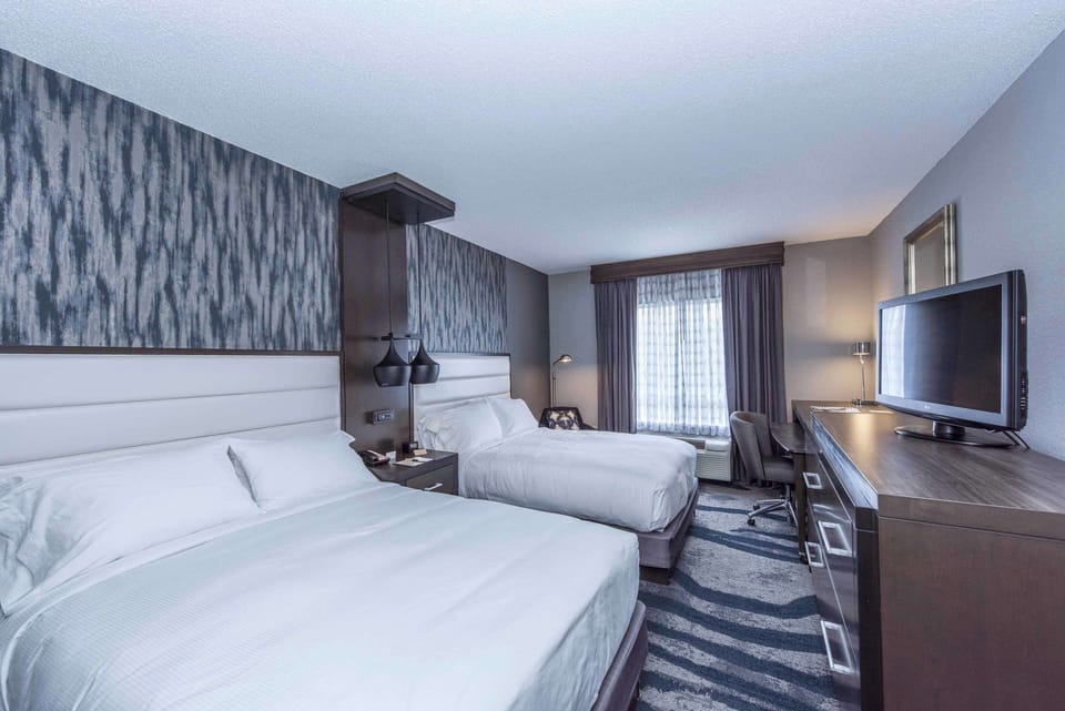 Hypo-allergenic bedding available, in-room safe, desk, blackout drapes