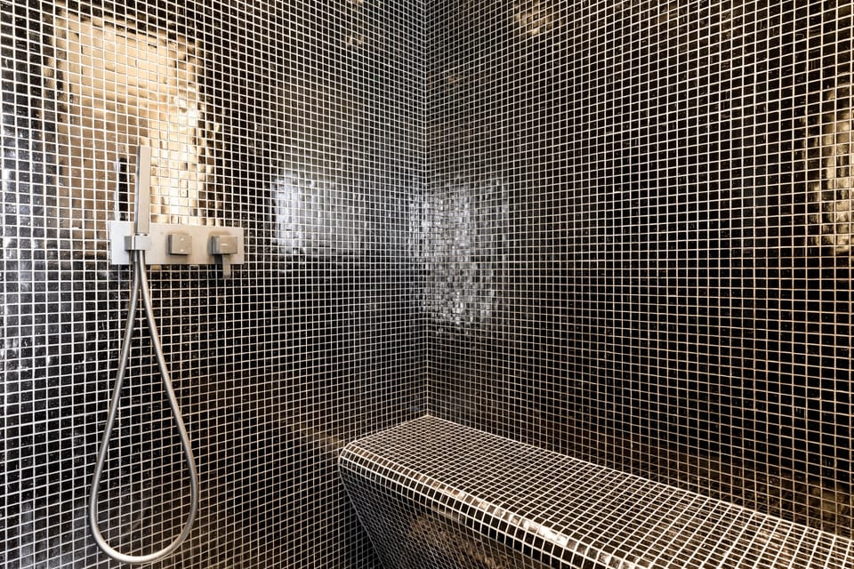 Top floor Room with Hammam | Bathroom | Shower, rainfall showerhead, designer toiletries, hair dryer