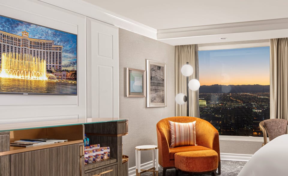 Premium bedding, pillowtop beds, minibar, in-room safe