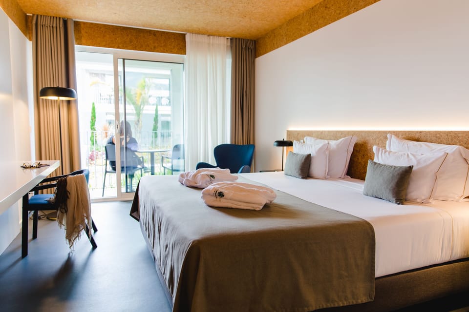 Double Room (King Bed) | Minibar, in-room safe, desk, laptop workspace