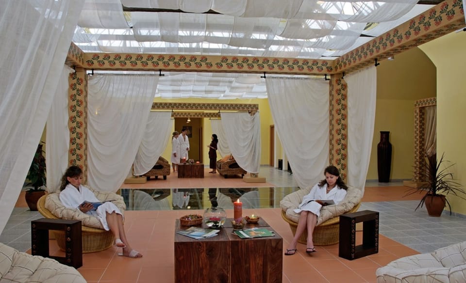 Couples treatment rooms, sauna, hot springs, Turkish bath