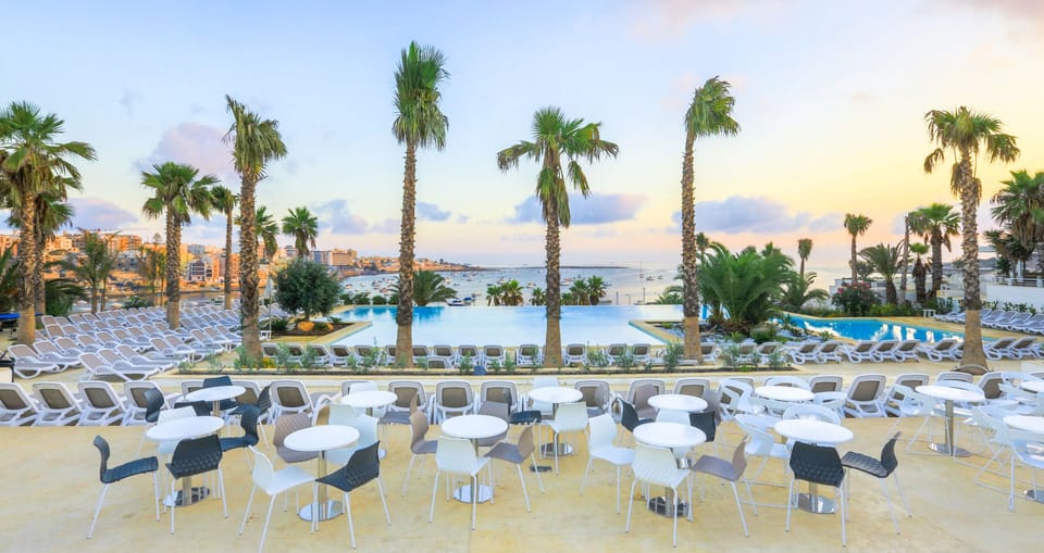 Indoor pool, 2 outdoor pools, pool umbrellas, sun loungers