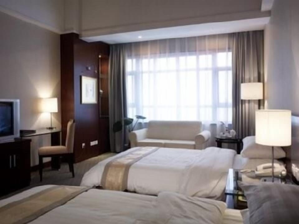 Minibar, in-room safe, desk, blackout drapes