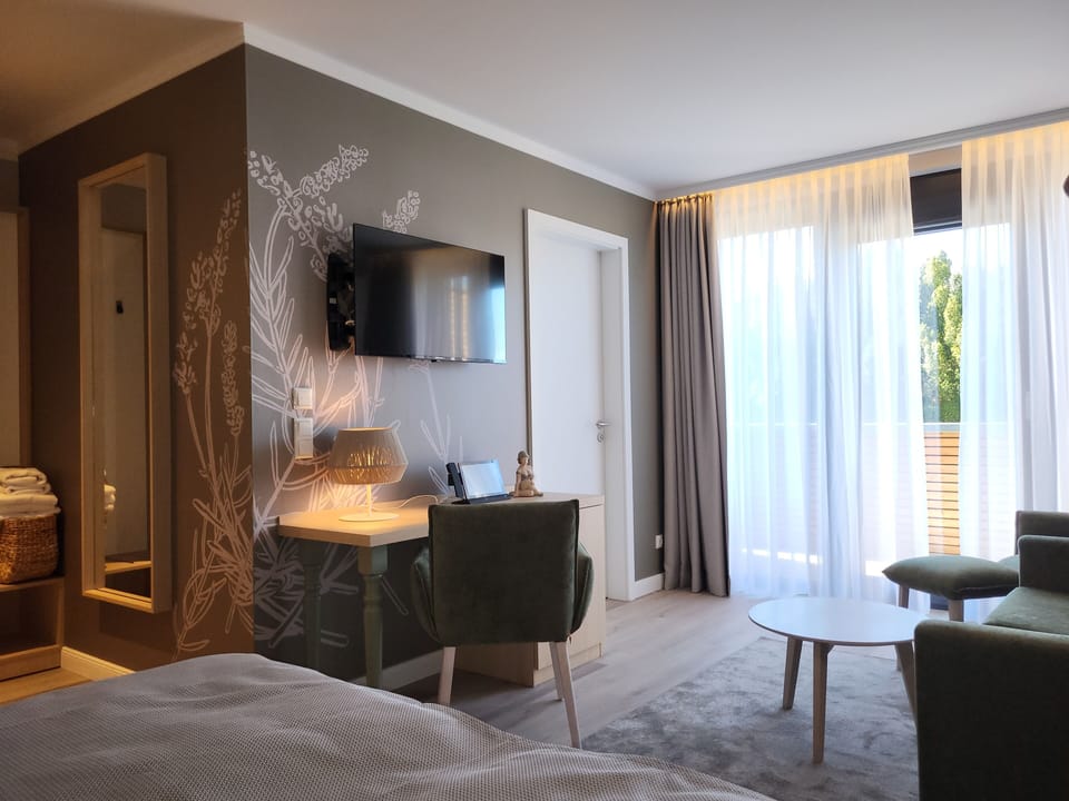 Doppelzimmer Premium mit Balkon | Premium bedding, in-room safe, desk, blackout drapes