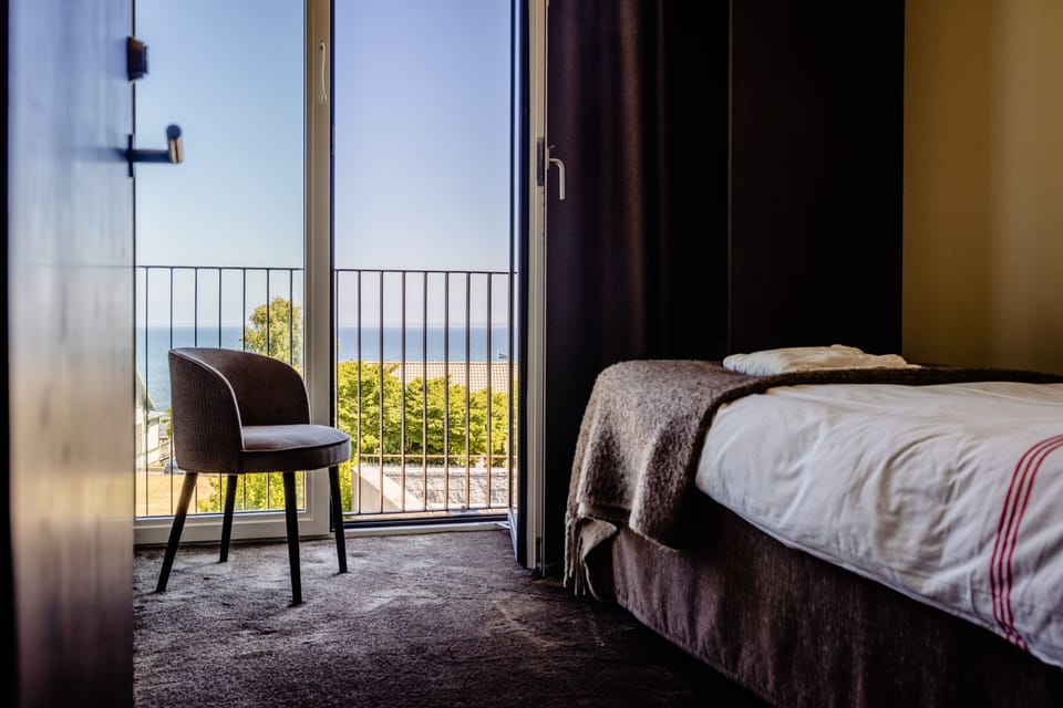 Apartment, 2 Bedrooms | Minibar, in-room safe, desk, laptop workspace
