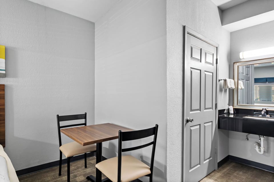 Studio, 2 Queen Beds, Accessible, Non Smoking (Stovetop) | Free cribs/infant beds, free WiFi, bed sheets