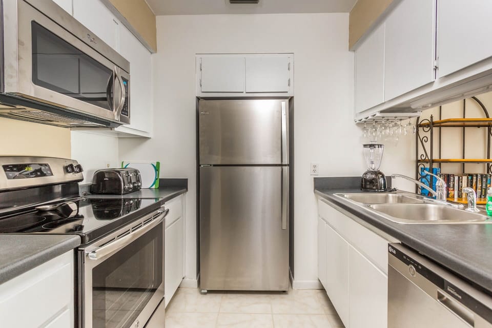Standard Condo, 2 Bedrooms | Private kitchen | Coffee/tea maker, fridge, microwave, stovetop