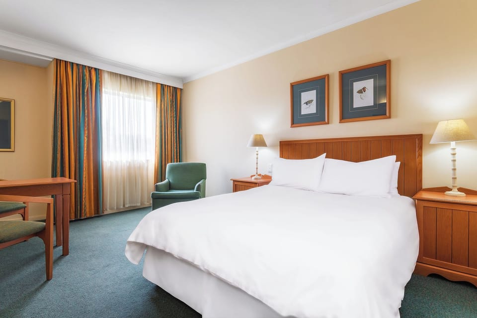 Room, 1 Double Bed | In-room safe, desk, cribs (free), WiFi (free)