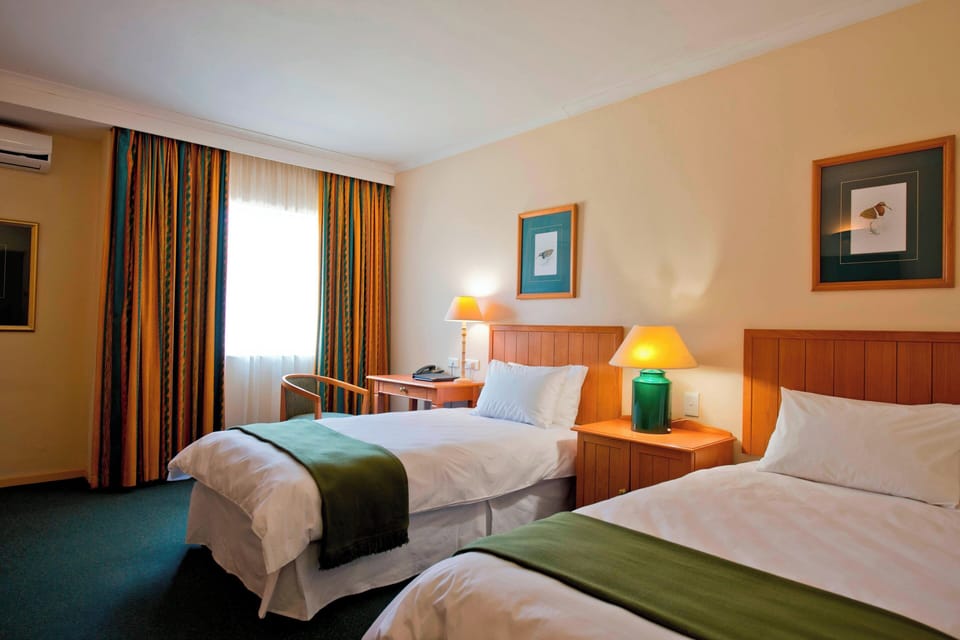 Room, 2 Twin Beds | In-room safe, desk, cribs (free), WiFi (free)