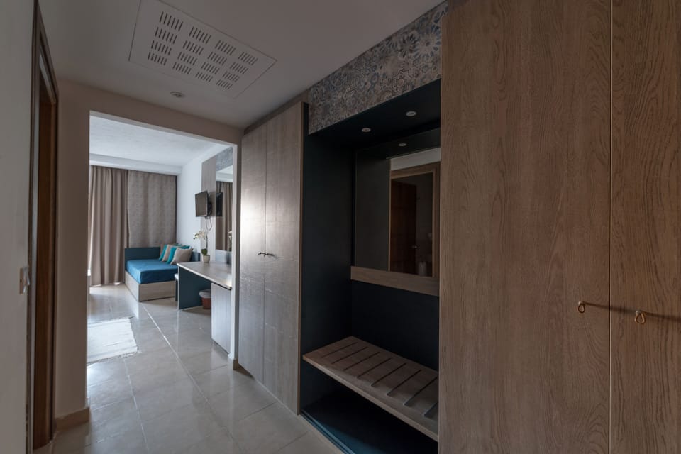 Minibar, in-room safe, desk, blackout drapes