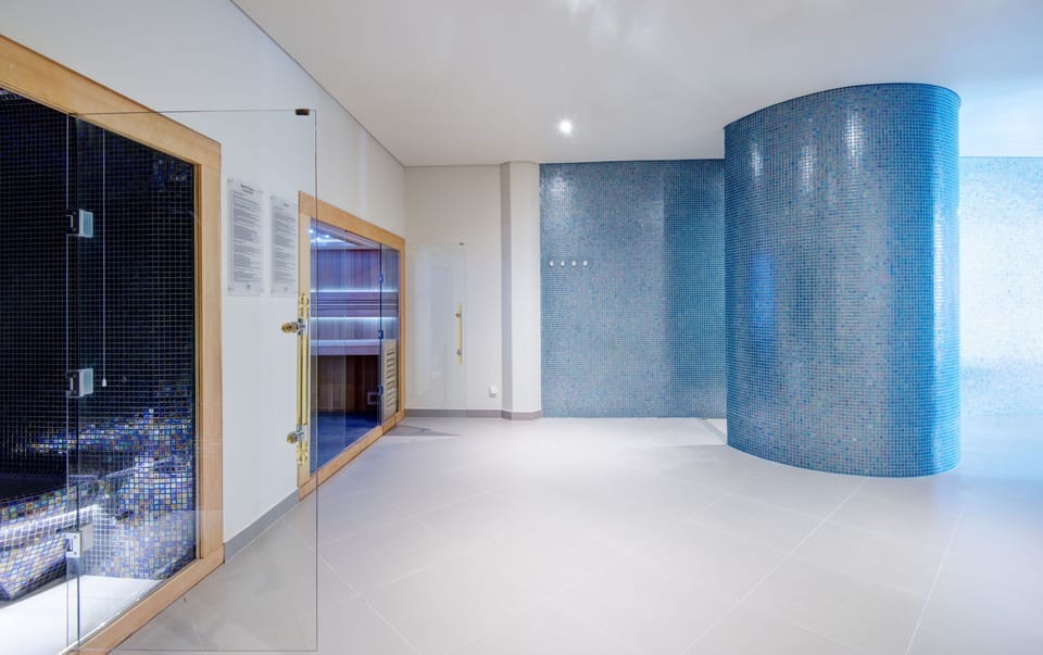 3 treatment rooms