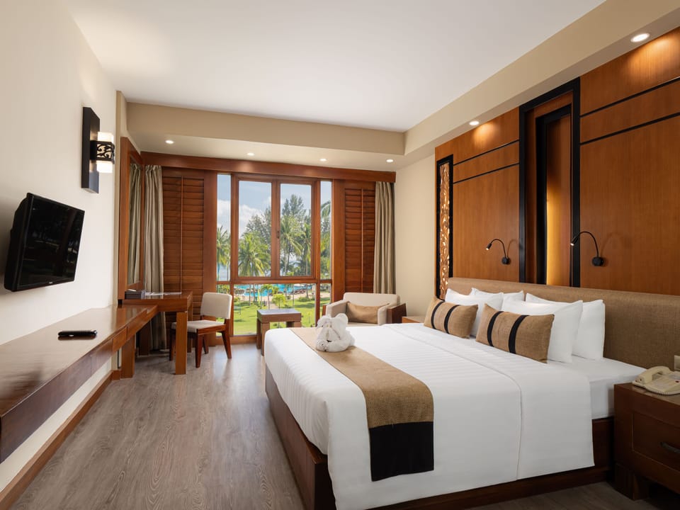 Nirwana Premier | Minibar, in-room safe, desk, iron/ironing board