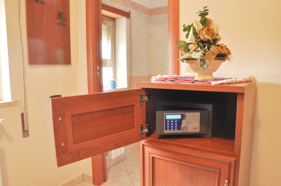 Classic Double or Twin Room | Safe