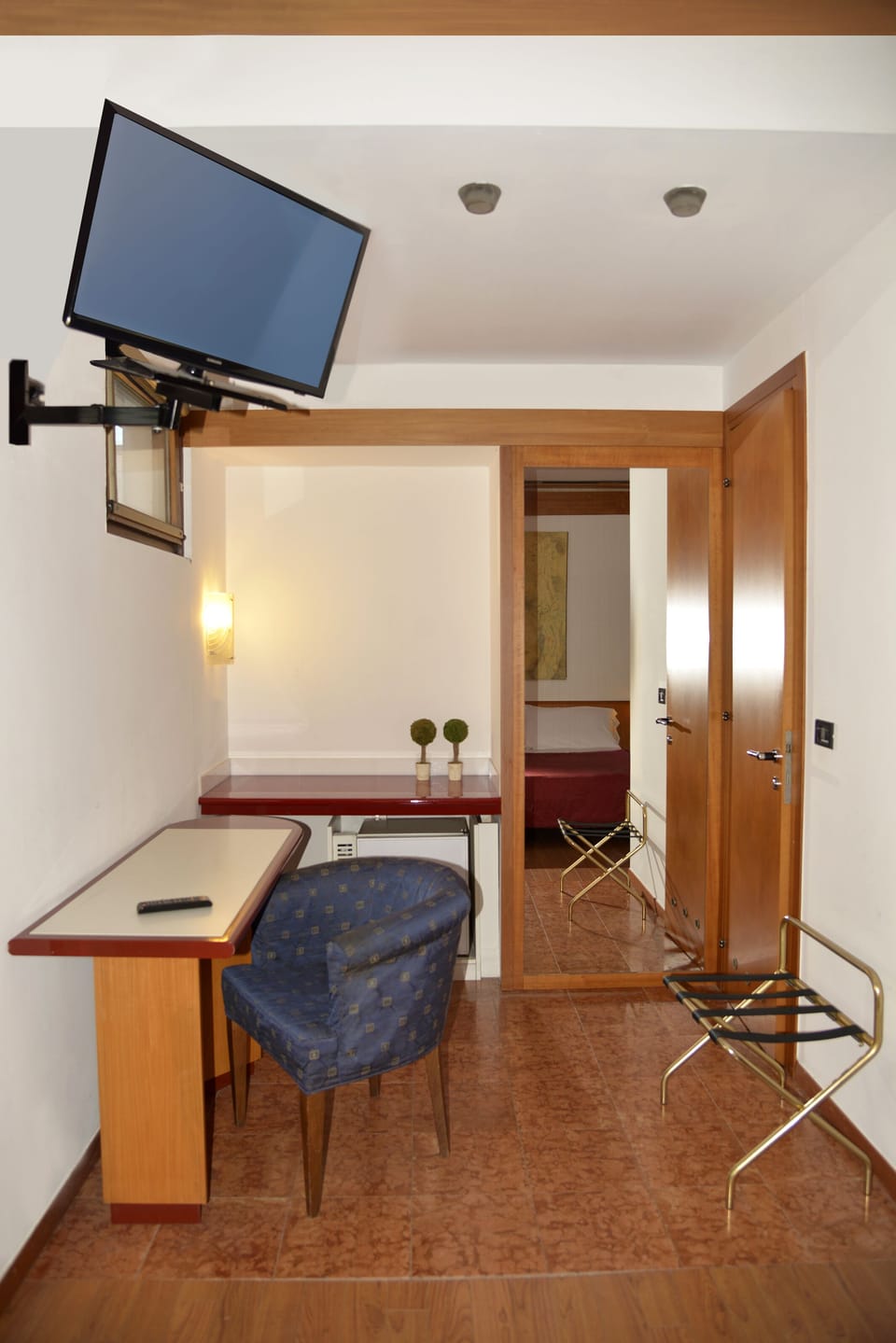 Double Room, 2 Twin Beds | Down comforters, minibar, in-room safe, desk