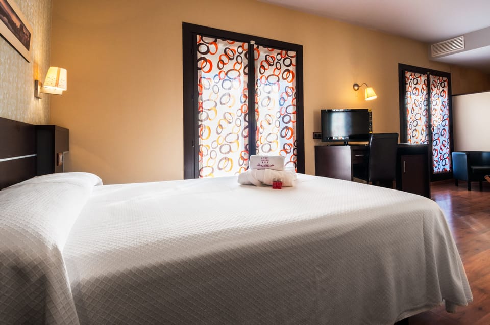 Minibar, in-room safe, desk, blackout drapes