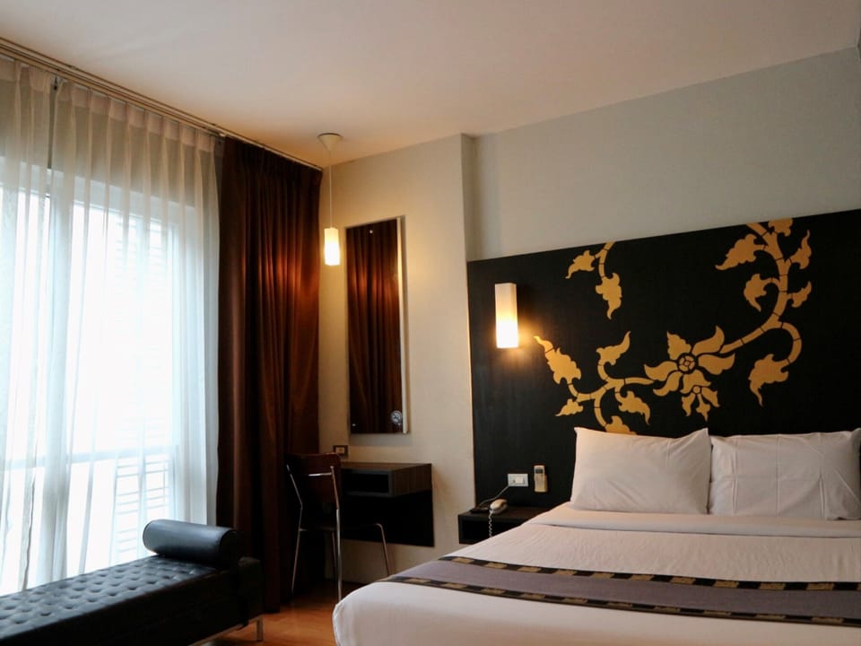 Superior Room, 1 Double Bed | Minibar, in-room safe, individually decorated, desk