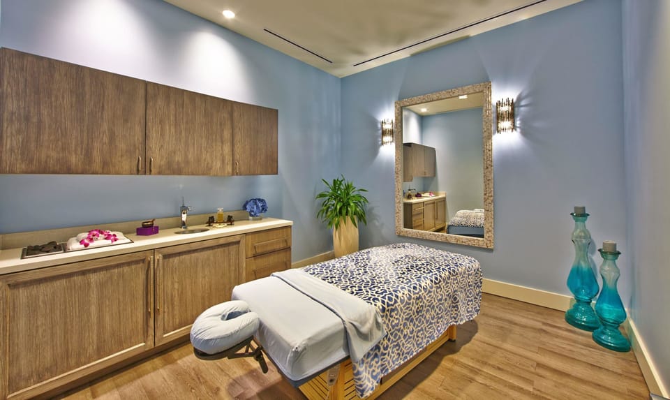 Sauna, hot tub, steam room, body treatments, aromatherapy