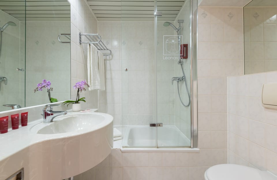 Hair dryer, towels