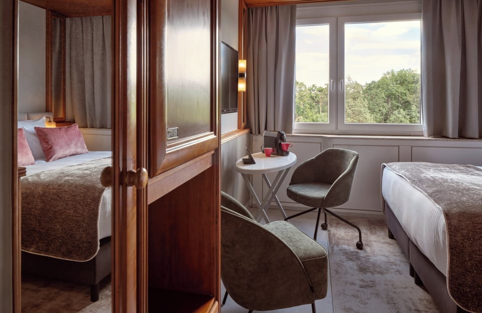 Comfort Double Room | In-room safe, desk, soundproofing, iron/ironing board