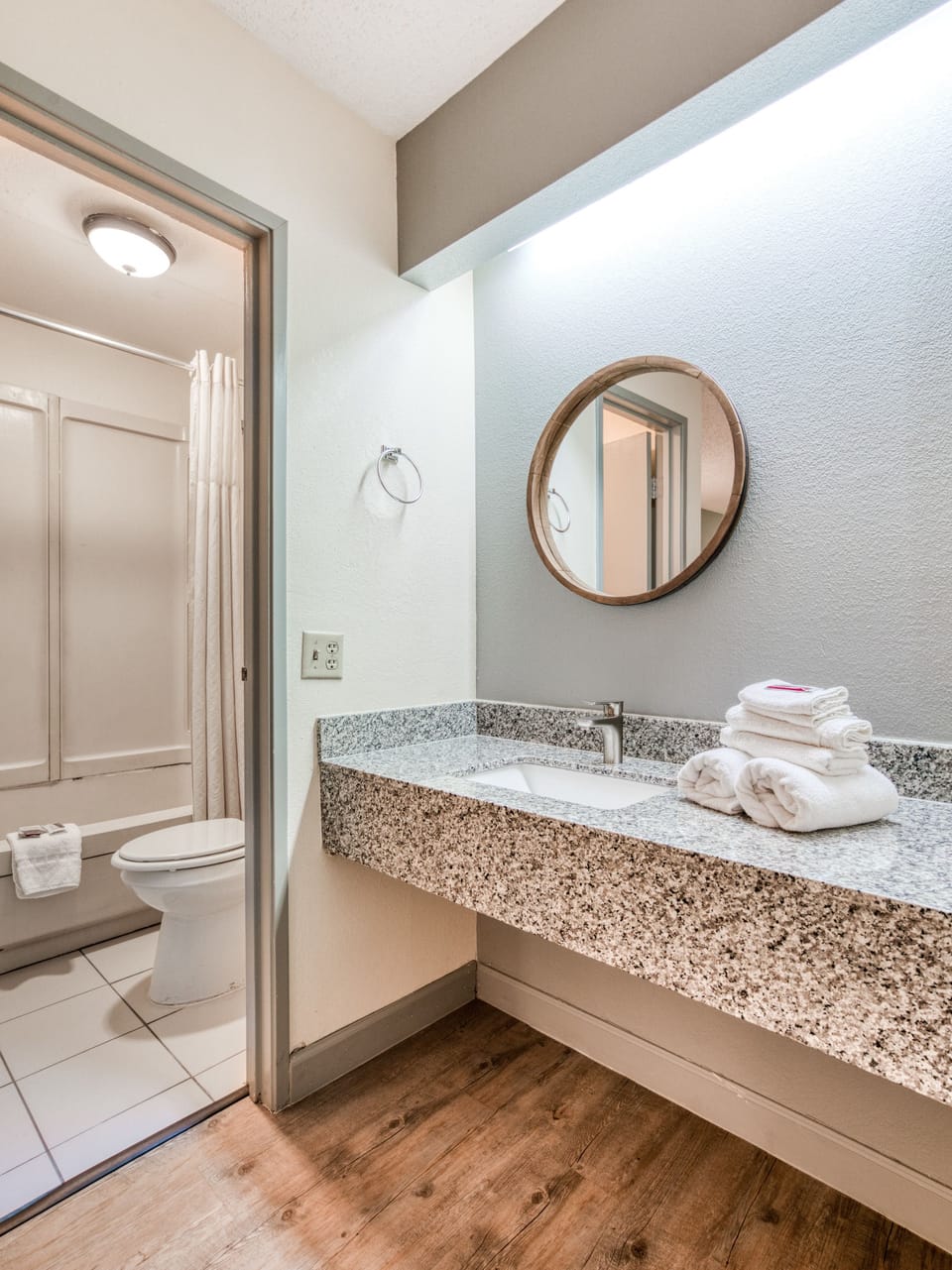 Shower, eco-friendly toiletries, towels