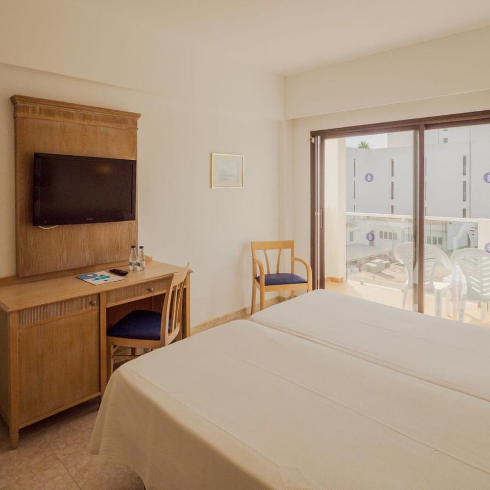 In-room safe, desk, cribs (free), WiFi (free)