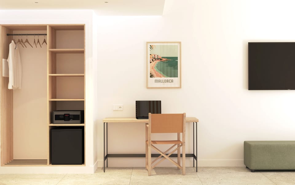 Premium Double Room, Balcony (BRUNCH UNLIMITED) | In-room safe, desk, free WiFi, bed sheets