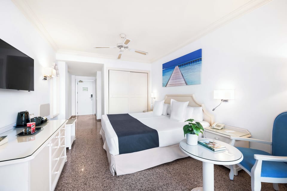 1 bedroom, desk, blackout drapes, WiFi (free)